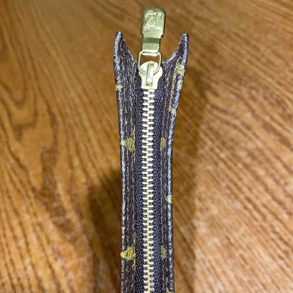 Louis Vuitton Bucket GM pouch! - Picture 4 of 14